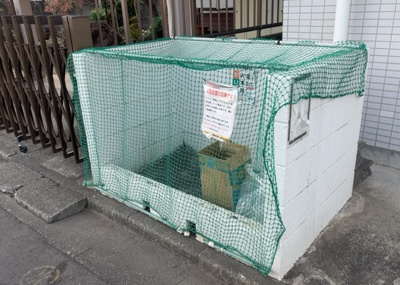 【設備】 | フレンドポート淵野辺Ⅰ | 共有部分は、住民なら誰もが使える設備のこと。例えば駐車場やエレベーター、インターネット設備、セキュリティ設備などがあります。他にも、マンションの廊下・外部階段やエントランス・ゴミ置き場などがあります。
