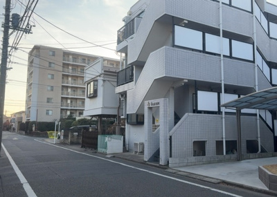 【外観】 | フレンドポート淵野辺Ⅰ | マンションの外観は非常に重要なポイントです！外観の善し悪しは資産価値に大きな影響を与えます。外観のいいマンションを購入することで、高値で売却がしやすく、買い手が見つかりやすいというメリットがあります。