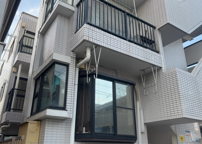 【構造・工法・仕様】 | フレンドポート淵野辺Ⅰ | ＳＲＣ造は強度や耐震性の面でもRC造と比べて優れています。そのため、10階建以上の高層または超高層マンションなどの建築にも多く採用されています。柱や梁などのサイズが小さくても高い耐震性を確保できます。