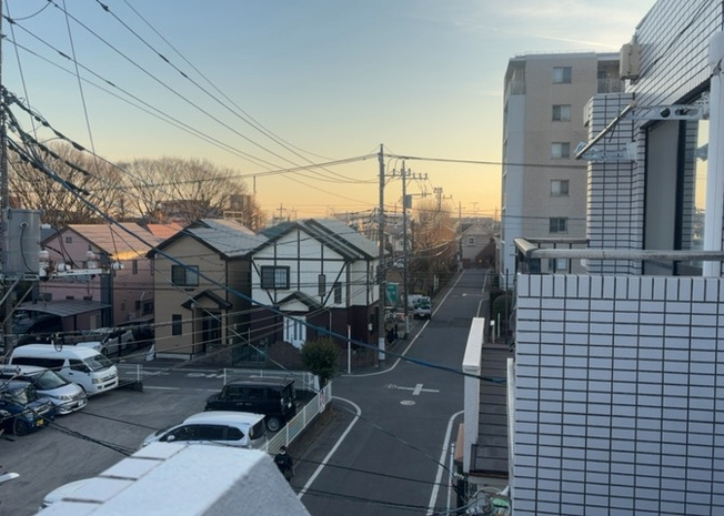 【展望】 | フレンドポート淵野辺Ⅰ | 眺望を気にして物件を探す場合、前面に建物が建っていないか現地で確認しましょう！前面に建物があると景色はもちろん、日当たりや風通しにも影響が出てきます。住んだ時のことを想像しながら現地見学をしましょう。