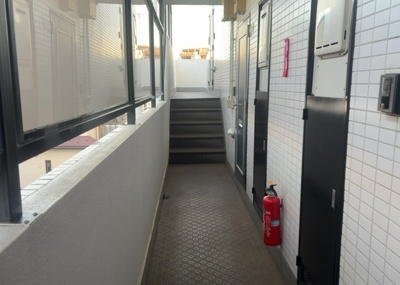 【内装】 | フレンドポート淵野辺Ⅰ | 共有部分は、住民なら誰もが使える設備のこと。例えば駐車場やエレベーター、インターネット設備、セキュリティ設備などがあります。他にも、マンションの廊下・外部階段やエントランス・ゴミ置き場などがあります。