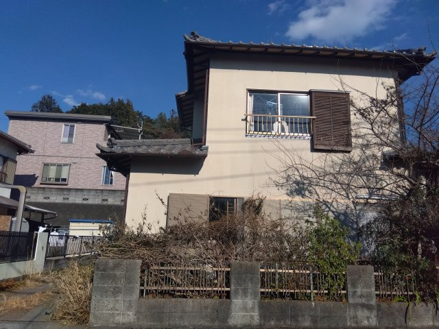 売中古戸建　富士市富士見台3丁目の外観|スーパー・ドラッグストア・コンビニまで車で10分圏内です。生活利便性の高い土地になっています。