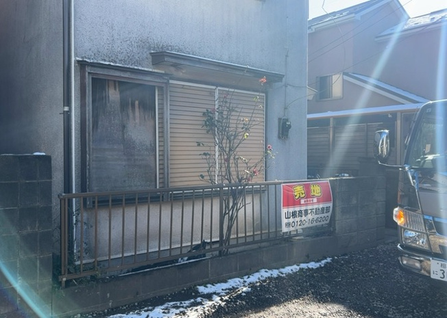 【外観】 | 土地購入を検討されている場合、境界杭がない状態で購入してしまうと境界確定測量をする必要があり、費用がかかります。購入の前に、売主、隣土地所有者立ち合いのもと境界を確定し境界杭を設置するのがベストです。