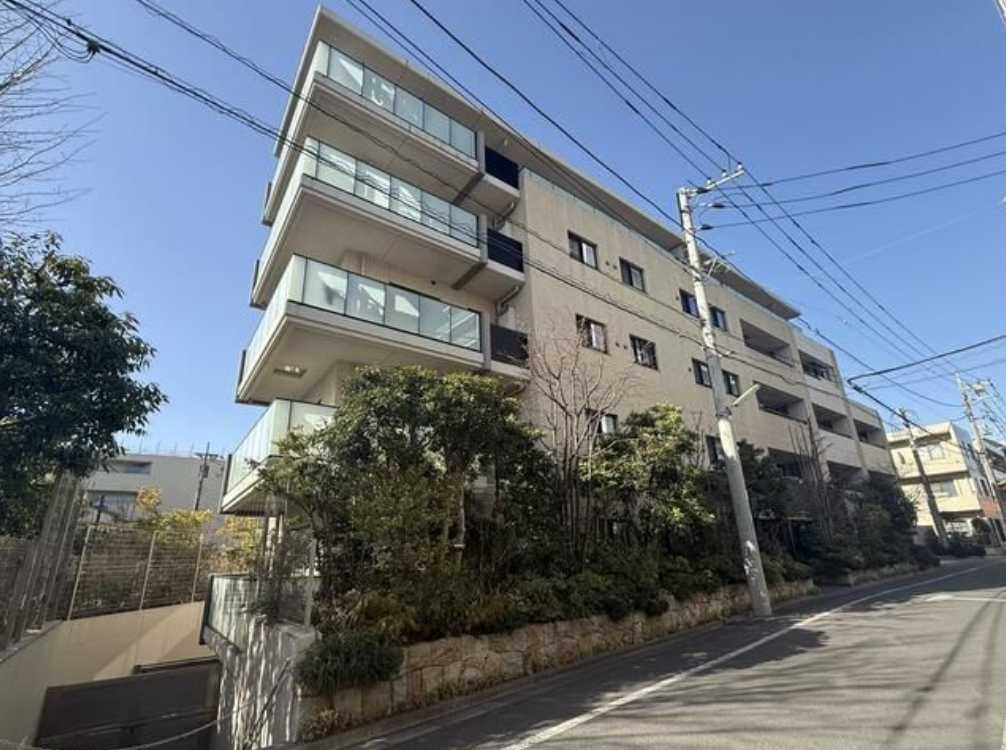 グランドメゾン桜新町　駐車場無料　床暖房　ファミリー向け