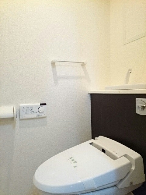 藤沢市石川６丁目の賃貸マンションのトイレ|清潔感のあるトイレです