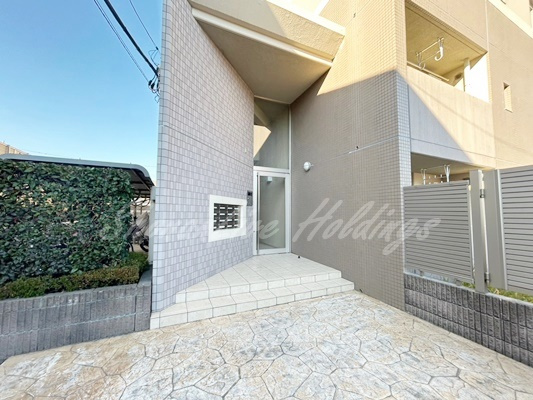 ベル　イシカワのエントランス|清潔感のあるエントランスです♪