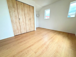 【収納】 | 東広島市黒瀬樽原東2丁目　限定1棟 | 2階　洋室×3　収納付きでお部屋がスッキリ広く使えます。
