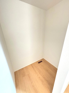 【キッチン】 | 東広島市黒瀬樽原東2丁目　限定1棟 | キッチンにつながるパントリー☆買い置きもきちんと収納できて経済的☆