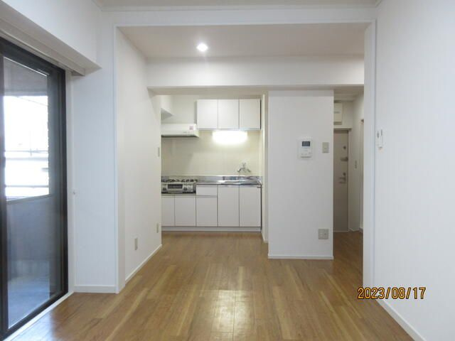 プラザ・ルミエールの居間・リビング