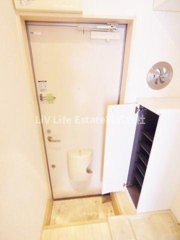 ウルール田無の玄関