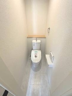 【トイレ】 | 廿日市市阿品台3（阿品駅）全2区画　NO2 | シンプルなデザインはお掃除やしやすく衛生的。温水洗浄便座付き　トイレ×２
