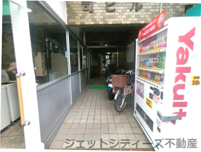 【エントランス】 | 司ビル