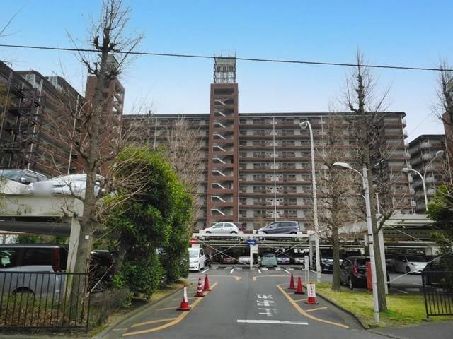 ライオンズマンション調布C棟の外観