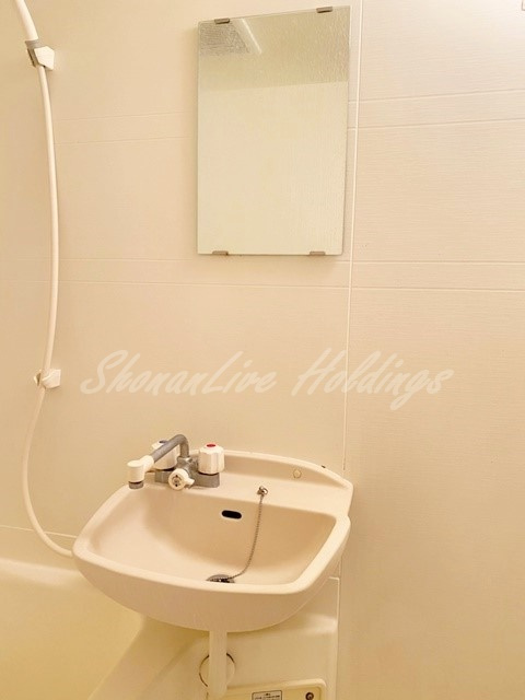 藤沢市辻堂２丁目の賃貸マンションの洗面所|掃除のしやすい洗髪洗面台です♪