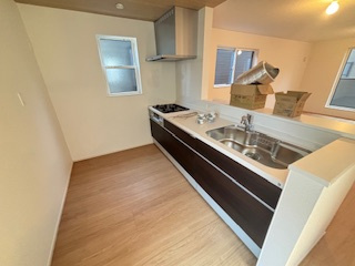 【キッチン】 | 佐伯区藤垂園（五日市駅）全3区画　NO1【外構込み】 | 機能的なシステムキッチン☆都市ガス☆