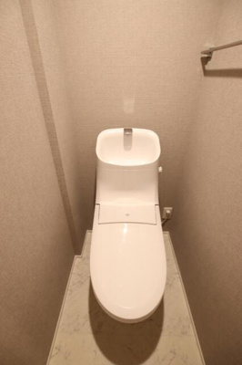 【トイレ】 | ＫＡｒｅｓｉｄｅｎｃｅ西日暮里 | 同階別部屋写真 