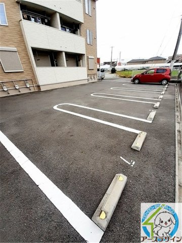 プリマ・リーベの駐車場