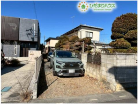 熊谷市柿沼　中古一戸建ての駐車場|駐車スペースです！こちらは、複数台のスペースがございます！これなら、来客時やお子様の成長に合わせた車の購入も安心ですね♪