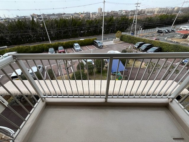 市公社若松台分譲住宅18棟のバルコニー