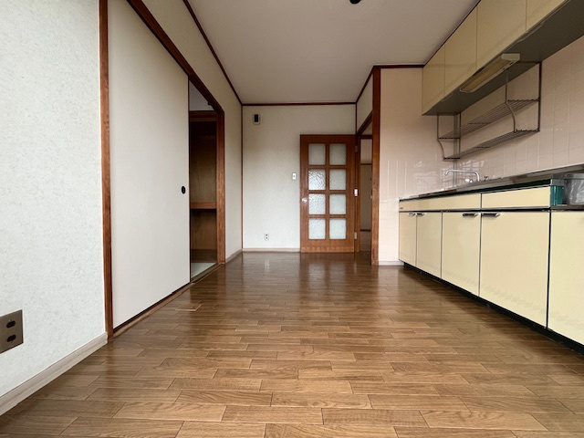 市公社若松台分譲住宅18棟の居間・リビング