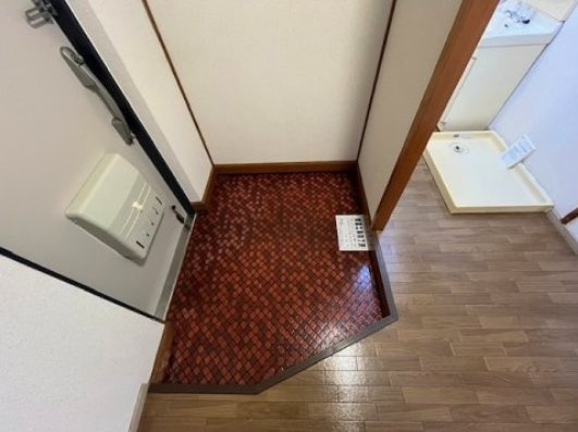 市公社若松台分譲住宅18棟の玄関