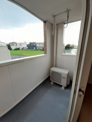 【バルコニー】 | サンリットＴ・Ｉ | 暖かな日差しのふりそそぐバルコニー