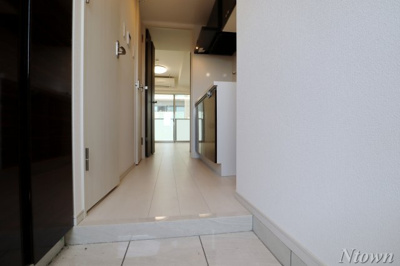 【玄関】 | ディアレイシャス大須観音Ⅲ | ゆったりとした玄関です