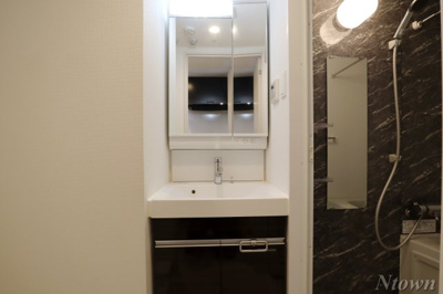 【独立洗面台】 | ディアレイシャス大須観音Ⅲ | 独立洗面台あり、毎朝おしゃれに忙しい女性の方におすすめです