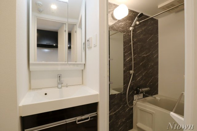 【洗面所】 | ディアレイシャス大須観音Ⅲ | 忙しい朝には欠かせない洗面所です