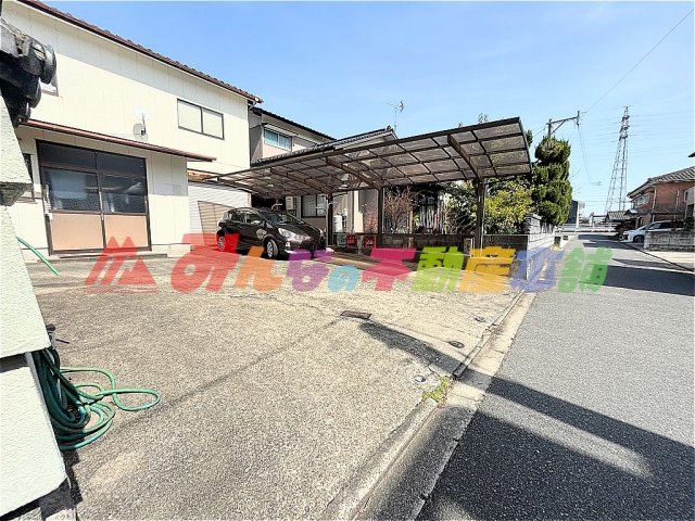 久留米市善導寺町飯田の中古一戸建の駐車場