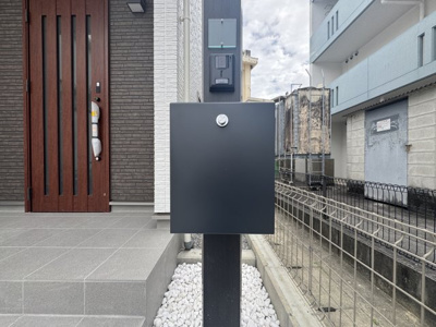 【居間・リビング】 | 那覇市三原（全6棟） | ※同仕様写真です