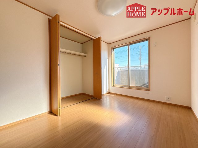 [中古住宅]  鶴ヶ島市新町4丁目の洋室|２階居室は全室収納あり！たっぷりある収納活用でお部屋もキレイを保てます♪