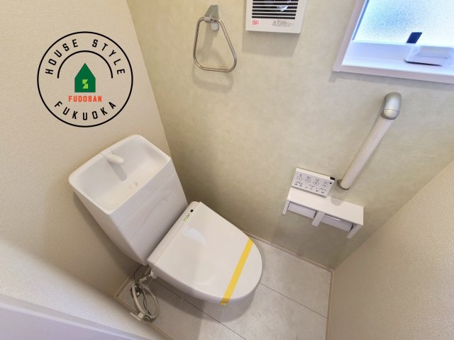 福岡市西区今宿上ノ原第1-7棟（1号棟）の内観：施工例|温水洗浄便座を完備しております。2ヶ所にトイレがあるのは朝の慌ただしい時間も安心です。