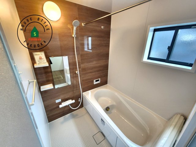 福岡市早良区干隈5丁目第1-3棟（2号棟）の浴室|1日の疲れを癒してくれる広々バスルーム。雨の日のお洗濯にも大活躍な浴室乾燥機付です！