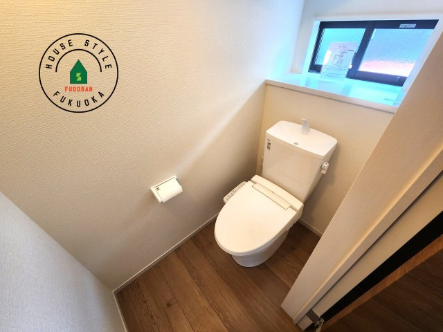 福岡市早良区干隈5丁目第1-3棟（2号棟）のトイレ|温水洗浄便座を完備しております。2ヶ所にトイレがあるのは朝の慌ただしい時間も安心です。