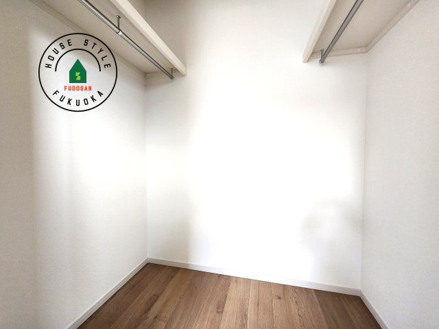 福岡市早良区干隈5丁目第1-3棟（2号棟）の収納|洋服や大きな荷物が多い方や人数の多いご家族などは、一般的なクローゼットよりもウォークインクローゼットのほうが使い勝手が良いです。