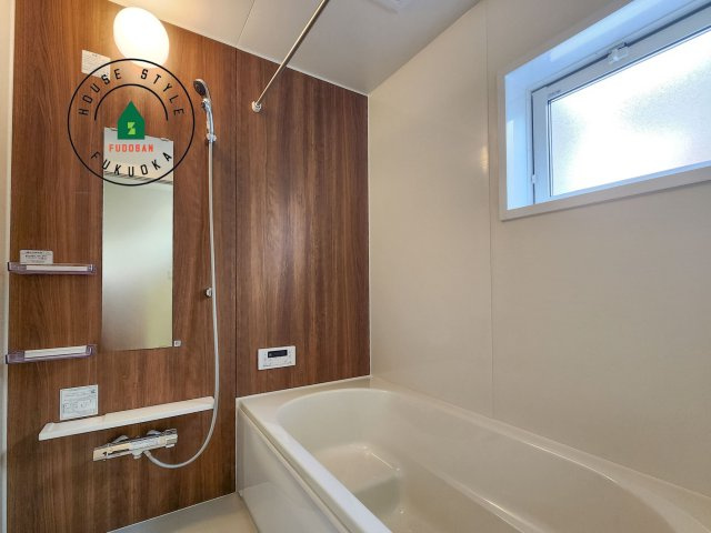 福岡市西区今宿上ノ原第1-7棟（6号棟）の内観：施工例|1日の疲れを癒してくれる広々バスルーム。雨の日のお洗濯にも大活躍な浴室乾燥機付です！