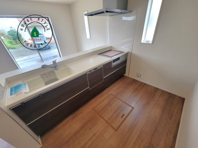 福岡市西区今宿上ノ原第1-7棟（6号棟）の内観：施工例|ダイニングテーブルへの配膳がラクラク、お料理はかどるカウンター付きシステムキッチン！