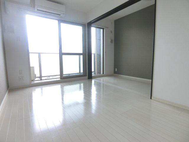 YF宮山台ガーデンの居間・リビング|同マンションイメージ写真