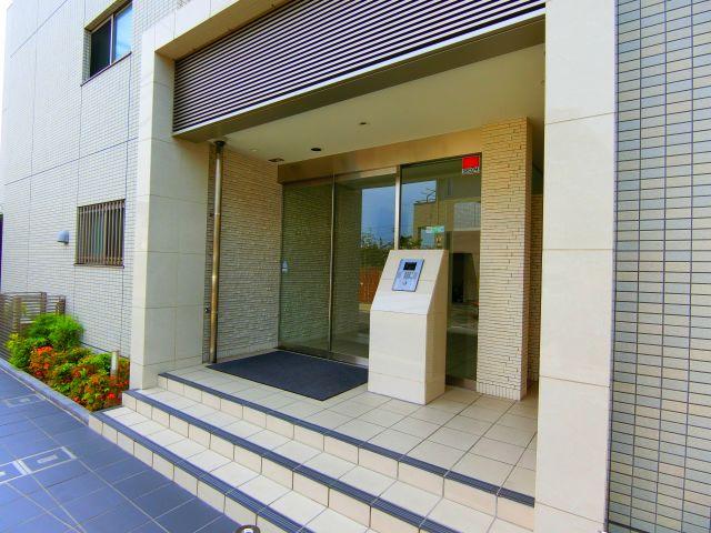 YF宮山台ガーデンのエントランス