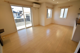 【居間・リビング】 | 下栗町2927-30貸家