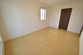 【居間・リビング】 | 下栗町2927-30貸家