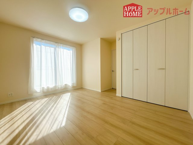 [新築住宅] さいたま市北区吉野町2丁目 全2棟の洋室|居室は全室収納あり！たっぷりある収納活用でお部屋もキレイを保てます♪