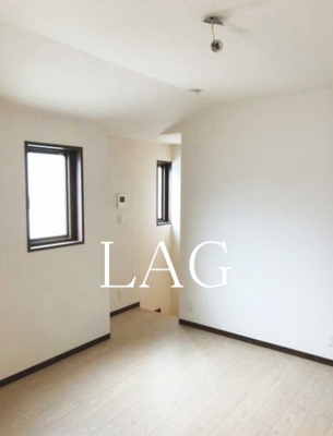 【居間・リビング】 | ラルーチェ | 洋室のお部屋です。