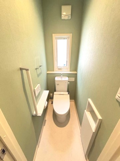 【トイレ】 | 佐伯区海老園2（五日市駅）【築浅・中古住宅】 | ２階　トイレ