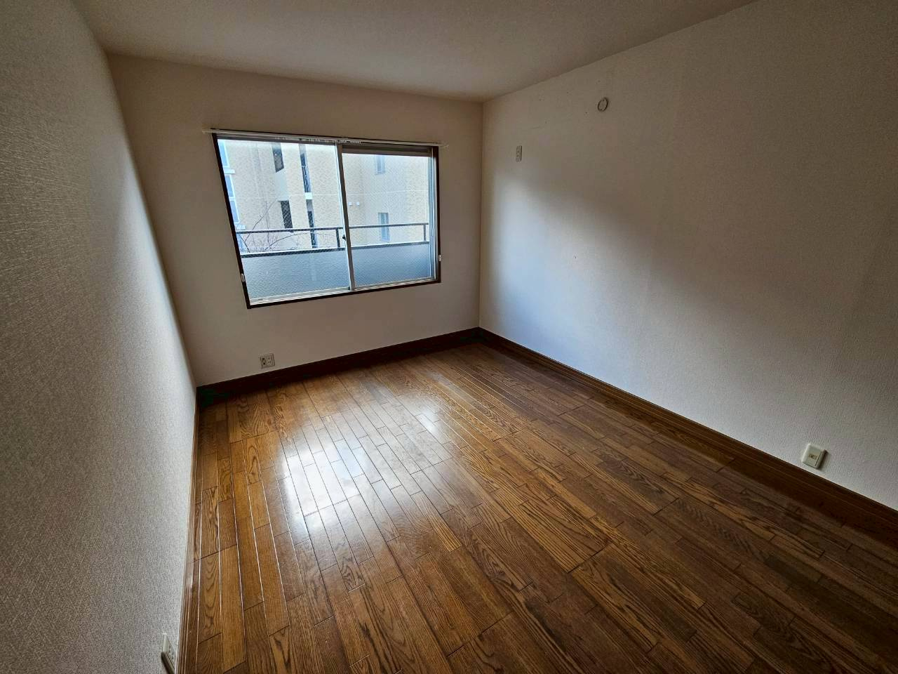 レジデンシャル芦屋の居間・リビング