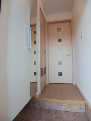 【玄関】 | ピースフル・コート