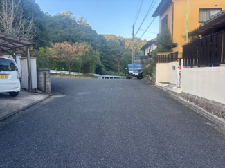 【前面道路含む現地写真】 | 廿日市市宮園上3【リフォーム済・中古住宅】 | 前面道6ｍ