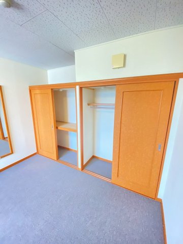 レオパレスパーシモン　辻子の収納