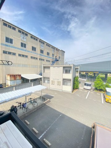 レオパレスパーシモン　辻子のバルコニー